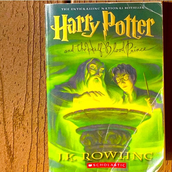 HARRY POTTER AND THE HALF BLOOD PRINCE #6 SCHOLASTIC PAPERBACK BY J.K. ROWLING - Picture 1 of 3